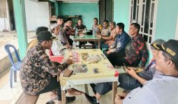 Polsek Tambusai Utara Ajak Warga di Desa Tanjung Medan Ciptakan Pilkada Damai - JPNN.com