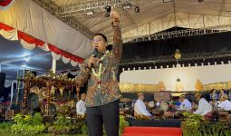 Di Hadapan Ribuan Penonton Wayang, Sudaryono Ajak Klaten Menangkan Luthfi-Taj Yasin - JPNN.com