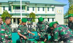 Warga Timor Tengah Selatan Serahkan Senjata & Peluru Aktif ke Korem Wira Sakti - JPNN.com