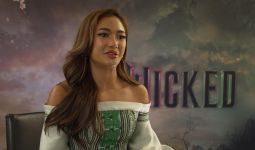 Tampil Cantik di Premiere Wicked Australia, Marion Jola Dapat Wejangan dari Ariana Grande dan Cynthia Erivo - JPNN.com