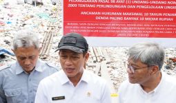 Kunker ke Riau, Menteri Hanif Faisol Tutup TPA Liar di Kampar - JPNN.com