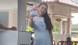 Ayu Ting Ting Ungkap Kekompakan Keluarga Saat Mencoblos di Pilkada 2024 - JPNN.com