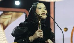 Sara Rahayu Raih Penghargaan di Anugerah Dangdut Indonesia 2024 - JPNN.com