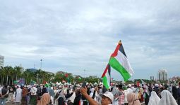 Lihat Itu Massa Reuni Akbar PA 212 yang Beraksi Hari Ini, Mars FPI Menggema di Monas - JPNN.com