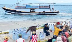 PNM Peduli Kirim Bantuan Air Minum untuk Atasi Kekeringan di Gili Ketapang - JPNN.com