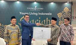 Raih Sertifikat, Young Living Indonesia Jalankan Bisnis MLM Syariah - JPNN.com