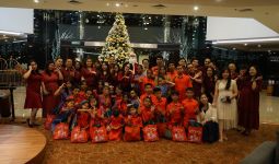 Sambut Natal, Avenzel Hotel & Convention Tampilkan Christmas Tree Lighting - JPNN.com