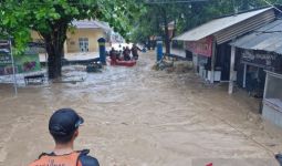 Puluhan Warga yang Terjebak Banjir Bandang di Sukabumi Sudah Dievakuasi - JPNN.com