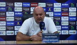 Bojan Hodak Melihat Peluang Ini saat Persib Jamu Zhejiang FC - JPNN.com