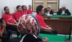 Hakim Vonis Deni Saputra Penjara Seumur Hidup - JPNN.com