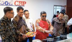 Kunjungi Indofood CBP, Kepala BPJPH Bilang Begini - JPNN.com