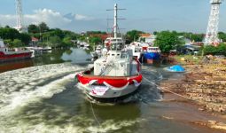 Kapal Harbour Tug Produksi Dalam Negeri Memperkuat TNI AL - JPNN.com