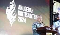 Kemdiktisaintek Berikan 315 Anugerah Diktisaintek 2024 kepada Pemangku Kepentingan PT - JPNN.com