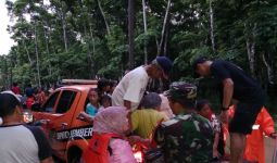 BPBD Berjibaku Evakuasi Warga Korban Banjir Sejumlah Desa di Jember - JPNN.com