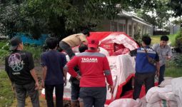 Gerak Cepat, Kemensos Salurkan Bantuan Korban Banjir Makassar - JPNN.com