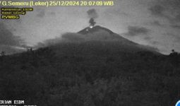 Gunung Semeru Kembali Erupsi, Masyarakat Diminta Waspada Lontaran Batu Pijar - JPNN.com