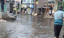 Banjir Rob Kembali Merendam Satu RT di Pluit Jakarta Utara - JPNN.com