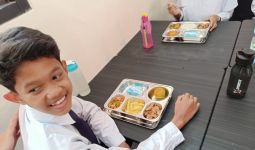 Lima Siswa di SMP 17 Bandung Ganti Nasi jadi Kentang di MBG - JPNN.com