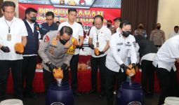 Polda Sumsel Memusnahkan 49 Kg Sabu-Sabu Jaringan Narkoba Internasional - JPNN.com