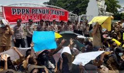 5 Berita Terpopuler: Demo Honorer Pecah, KepmenPAN-RB Terbit, Pendaftaran PPPK Diperpanjang Lagi? - JPNN.com