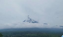 Status Masih Waspada, Gunung Semeru Erupsi Lagi, Tinggi Kolom Letusan 1.000 Meter - JPNN.com