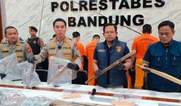 Polda Jabar Sita Barang Bukti dari 5 Tersangka Ormas PP dan Grib Jaya - JPNN.com