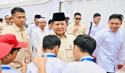 Presiden Prabowo Minta Maaf Kepada Anak-anak yang Belum Terima Makan Bergizi Gratis, Begini Kalimatnya - JPNN.com