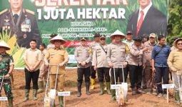 Dukung Ketahanan Pangan, Polres Banyuasin Siapkan 211 Hektare Lahan untuk Penanaman Jagung - JPNN.com