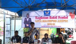 Sambut Imlek, Sukarelawan Lita Machfud Arifin Bagi Sembako kepada Warga Pecinan Surabaya - JPNN.com