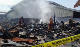 Kebakaran Melanda Pasar Induk Cepu, 80 Kios Pedagang Hangus Terbakar - JPNN.com