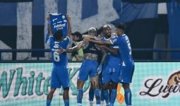 Persib Vs PSM 1-0: Ciro Cetak Gol, Terharu, Buka Baju, Dapat Kartu - JPNN.com