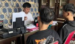 Tampang Geng Motor Bersenjata Tajam Pengeroyok Warga di SPBU - JPNN.com