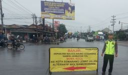 Pantura Kaligawe Semarang Banjir Hari Ini, Simak Cerita Rizky & Doni, Parah - JPNN.com