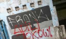 Grafiti 'Adili Jokowi' Kembali Menjamur di Jakarta, Tanda Publik Makin Murka? - JPNN.com