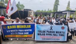 Demo Honorer juga Bergolak di Daerah, Pasal 66 jadi Landasan, Maunya Full - JPNN.com