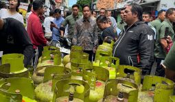 Pastikan Distribusi Elpiji 3 Kg Tertib, Wapres Gibran Datangi Pangkalan Gas di Pasar Manggis Jaksel - JPNN.com