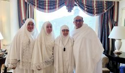 Megawati Umrah Bersama Puan dan Pratama, Mikat di Masjid Tan'im - JPNN.com