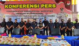 Bea Cukai & Polres Bengkalis Gagalkan Penyelundupan 87,7 Kg Sabu-Sabu di Perairan Sepahat - JPNN.com