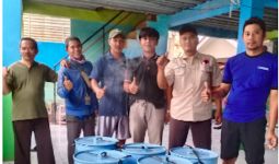 Pendekar 08 Bagikan 80 Tong Sampah untuk Mendukung Kebersihan Lingkungan - JPNN.com