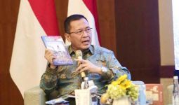 Laksda Edwin Ungkap Potensi Laut untuk Swasembada Pangan Lewat Buku - JPNN.com