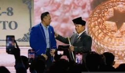 Momen Prabowo Goda AHY dan Gibran, Mbak Puan Melirik - JPNN.com