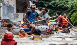 Balita yang Terseret Arus Kali Ciliwung Sudah Ditemukan, Kondisinya Tak Bernyawa - JPNN.com