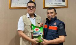 CEO Masculin Group Serahkan Bantuan untuk Korban Banjir di Pondok Gede Permai - JPNN.com