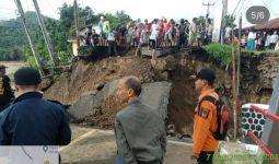 BPBD Jabar: Longsor Sukabumi, 7 Warga Hilang, 1 Anak Meninggal - JPNN.com