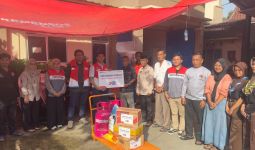 Pertamina Peduli Salurkan Bantuan bagi Korban Banjir Karawang - JPNN.com