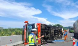 Polisi Selidiki Penyebab Kecelakaan Bus Rosalia Indah di Tol Semarang-Batang - JPNN.com