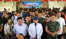 Gubernur Herman Deru Dampingi Menteri Nusron Wahid Serahkan Sertifikat Puslatpur TNI AD - JPNN.com