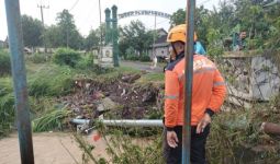 Banjir-Longsor di Madiun Mengakibatkan Satu Orang Hilang - JPNN.com