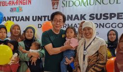 Sido Muncul Berikan Bantuan Rp 425 Juta untuk Anak Terduga Stunting di Jonggol - JPNN.com