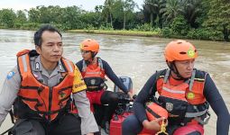 Asyik Mandi dan Main, Riski Tenggelam di Sungai Lematang - JPNN.com